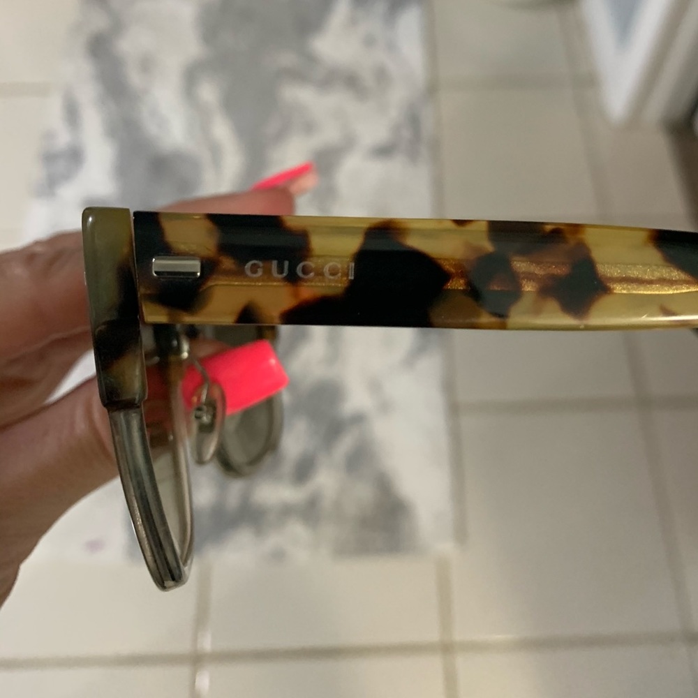 Sunglasses - Picture 4 of 7